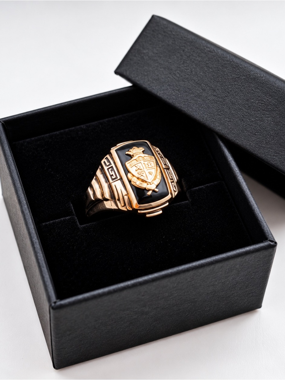 Vintage O’Neil Co 10K Yellow Gold Class Ring Black Stone 4.20g Size 5.75